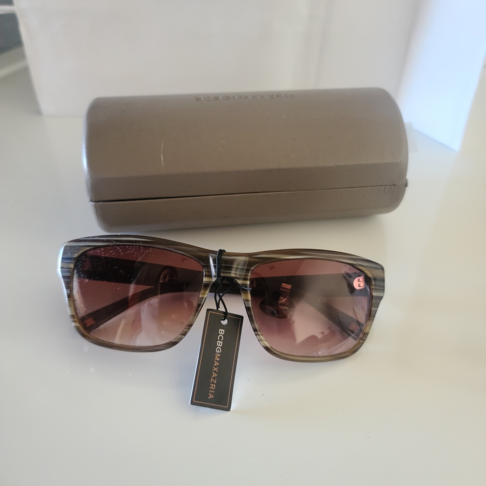 BCBGMAXAZRIA Sunglasses with Brown Lenses